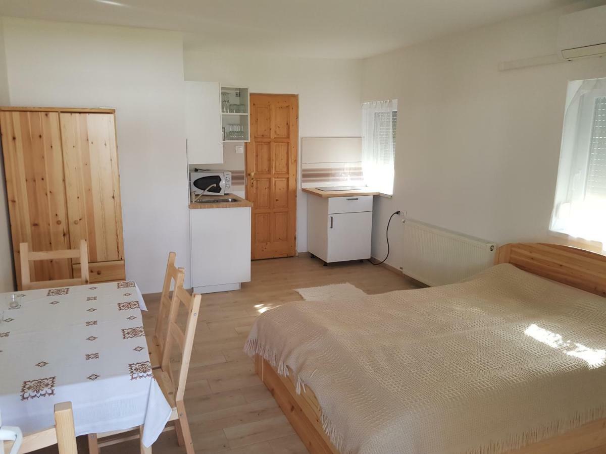 Pagrepe Apartman Balatonvilágos Extérieur photo